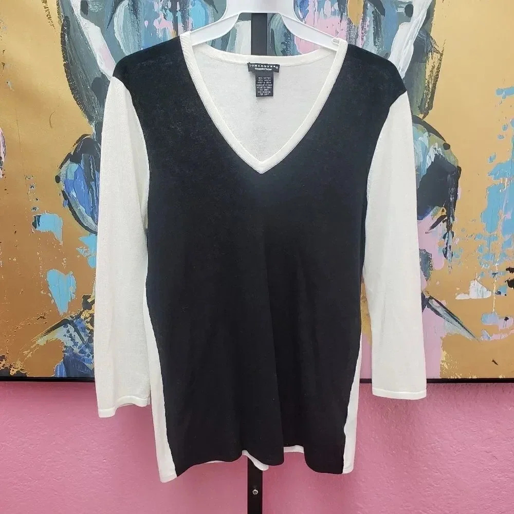 DONCASTER Collection White/Black Sweater